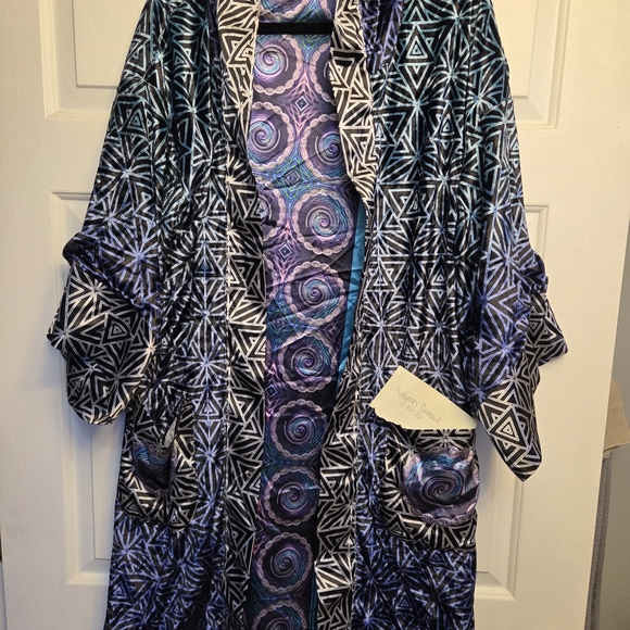 Geometric Patterned Women's Robe - Picture 1 of 4